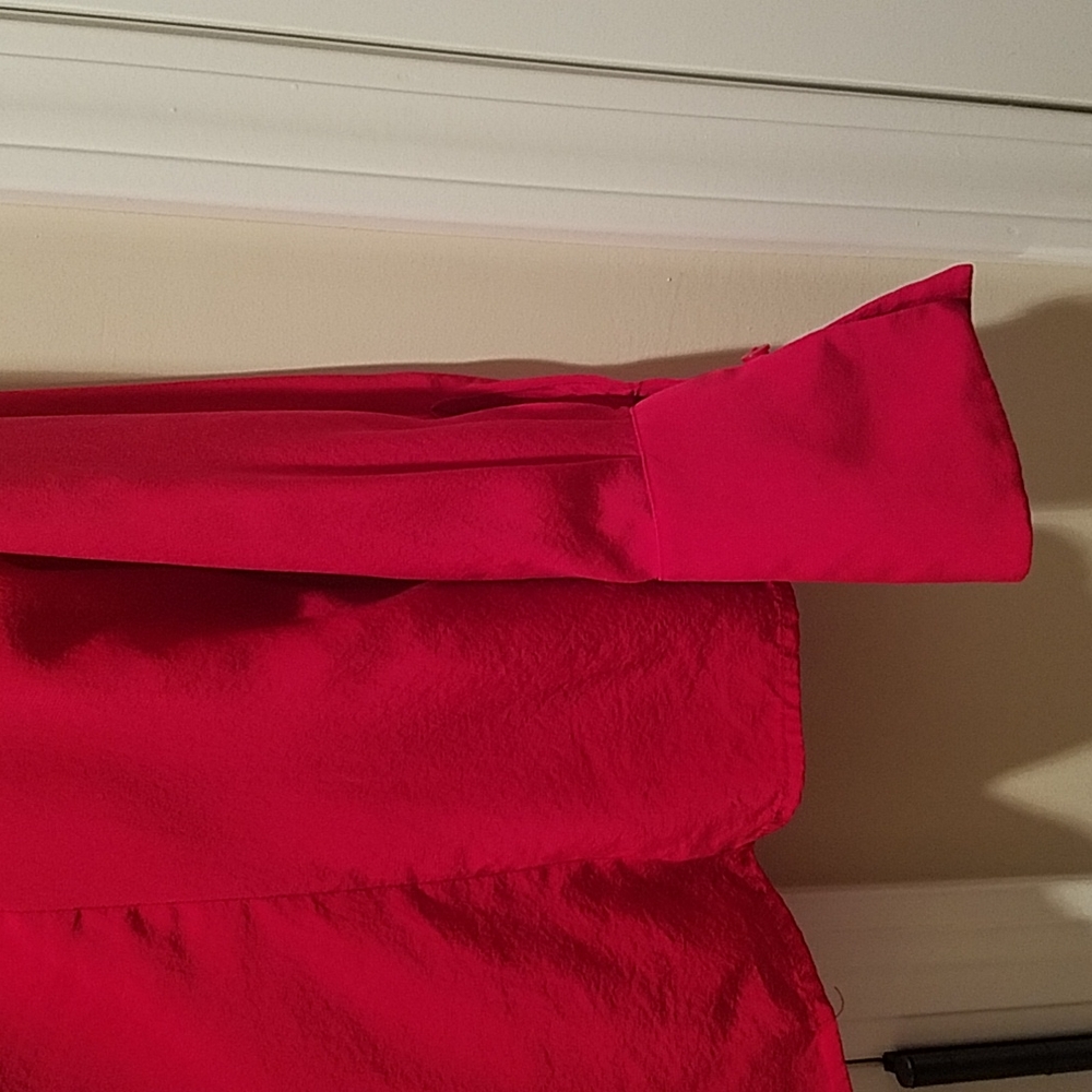 Casual Corner petite red silk blouse - Picture 5 of 6